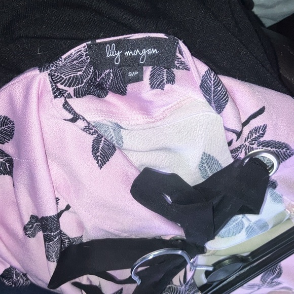 Lily Morgan Pink Dress Top w/ Black Roses - Picture 3 of 5